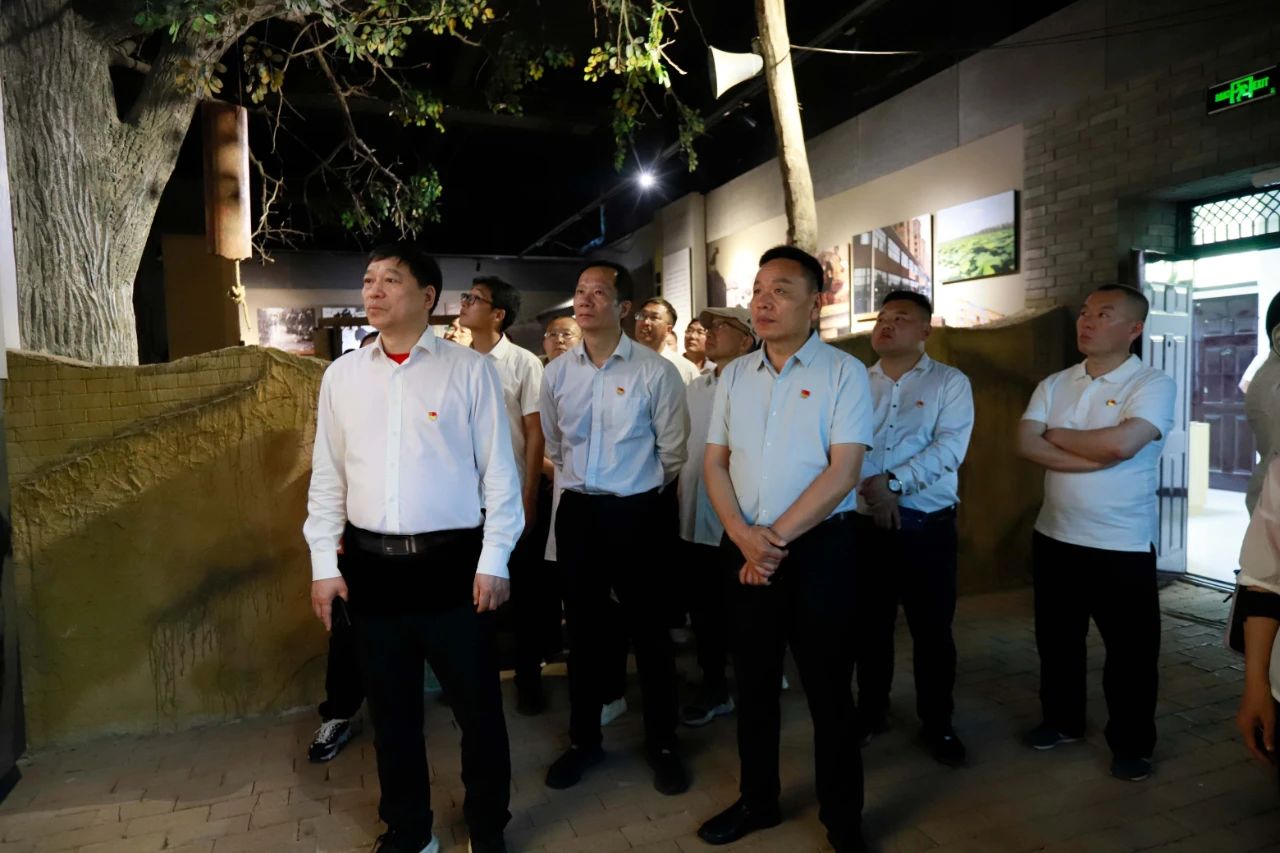 砥砺初心使命,汲取奋进力量丨米兰app登录入口_米兰online(中国)乳业集团党委组织开展学习“焦裕禄精神”主题党日活动 砥砺初心使命,汲取奋进力量丨米兰app登录入口_米兰online(中国)乳业集团党委组织开展学习“焦裕禄精神”主题党日活动
