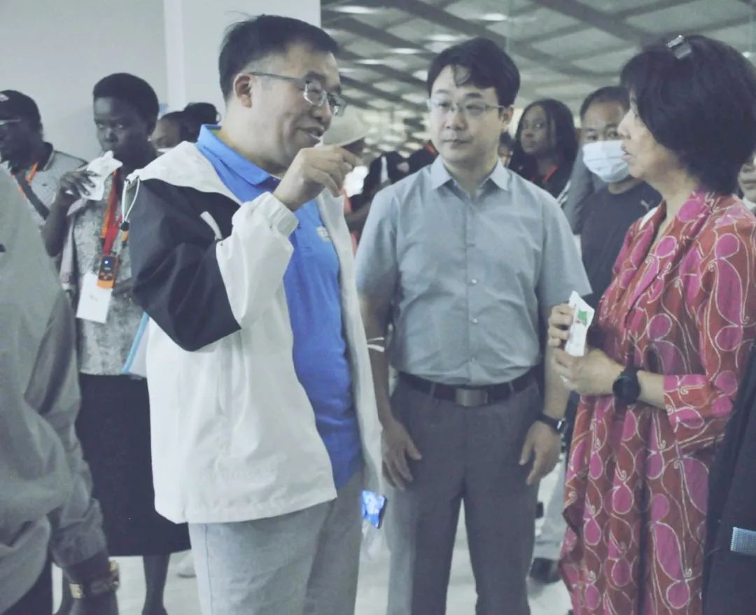 北京大学南南合作与发展学院教授、全球伙伴关系主任周咏梅一行莅临米兰app登录入口_米兰online(中国)平舆瑞亚牧业参观调研 北京大学南南合作与发展学院教授、全球伙伴关系主任周咏梅一行莅临米兰app登录入口_米兰online(中国)平舆瑞亚牧业参观调研