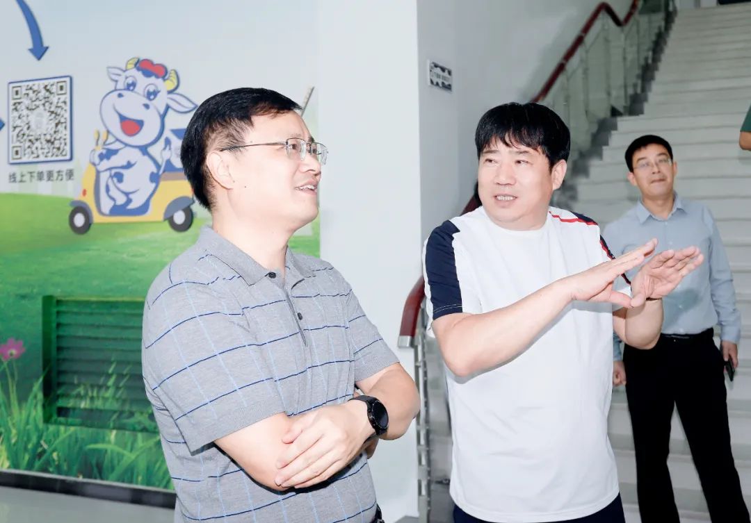 快讯|社旗县人民政府县长关文波一行莅临米兰app登录入口_米兰online(中国)乳业集团参观考察 快讯|社旗县人民政府县长关文波一行莅临米兰app登录入口_米兰online(中国)乳业集团参观考察