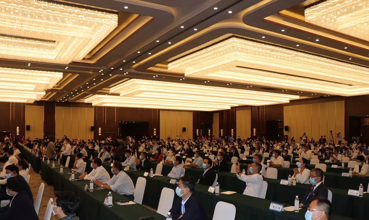 喜报 | 米兰app登录入口_米兰online(中国)轻觉酸奶荣获第二十四届中国农产品加工业投资贸易洽谈会金质产品奖 喜报 | 米兰app登录入口_米兰online(中国)轻觉酸奶荣获第二十四届中国农产品加工业投资贸易洽谈会金质产品奖