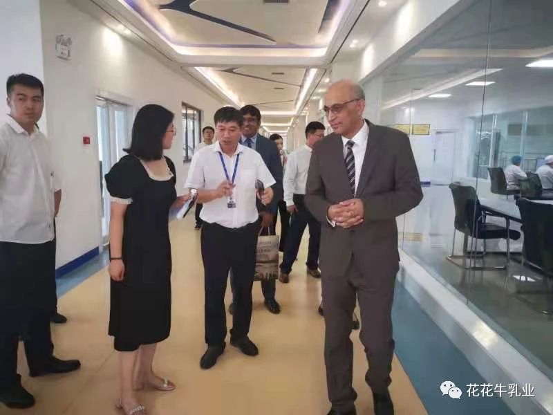 巴基斯坦驻华大使莫因·哈克 莅临米兰app登录入口_米兰online(中国)乳业集团参观访问