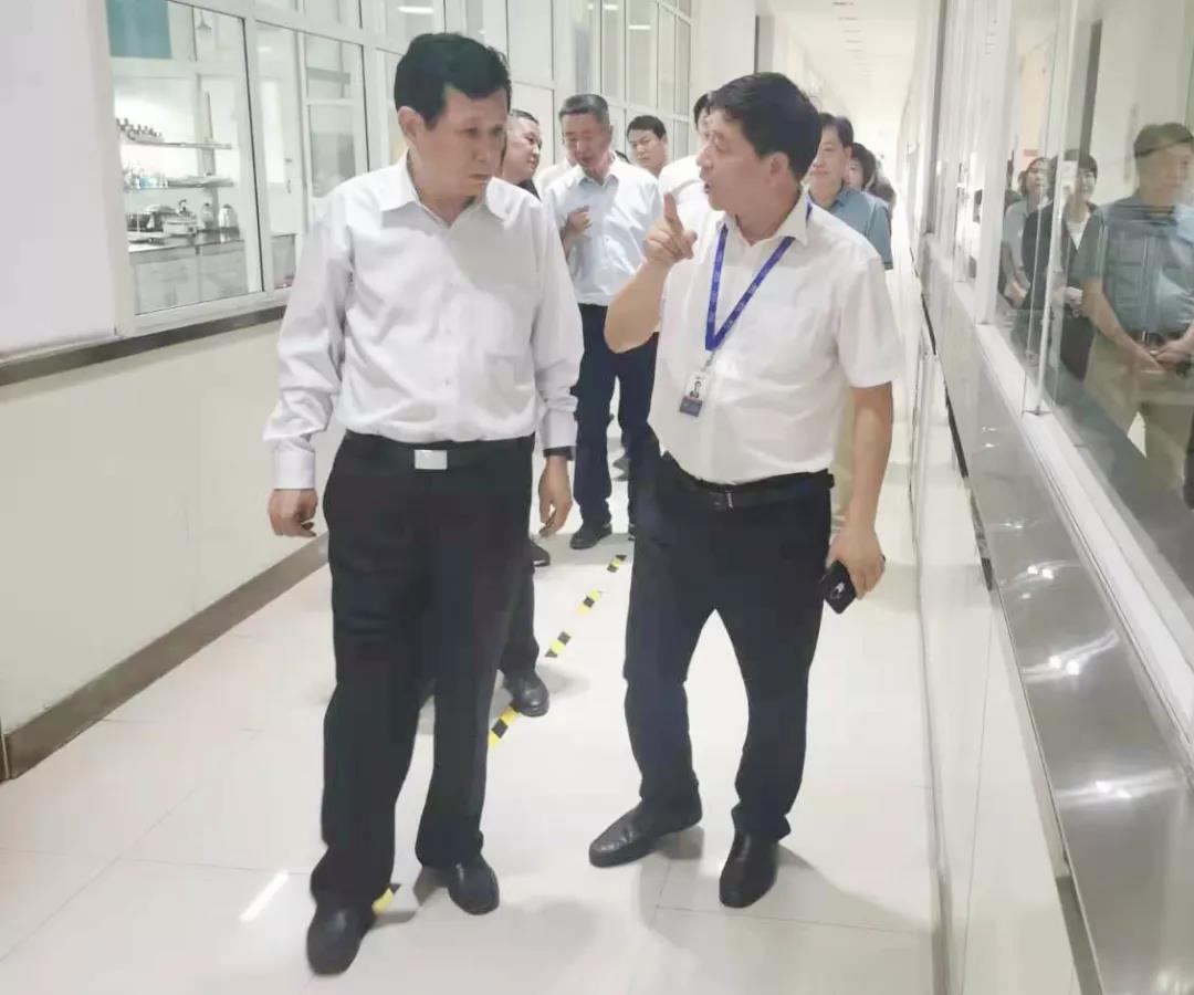 郑州航空港区党工委书记张俊峰莅临郑州米兰app登录入口_米兰online(中国)乳制品有限公司调研