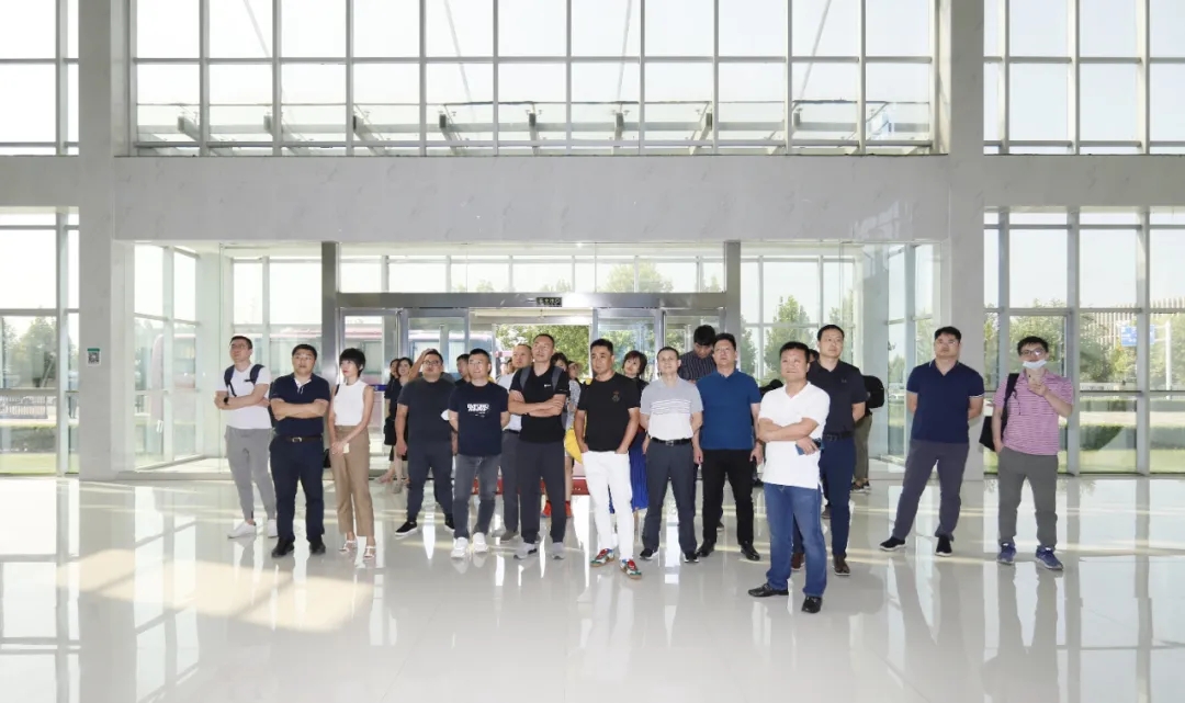 快讯 | 长江商学院智能制造学会走进米兰app登录入口_米兰online(中国)乳业集团