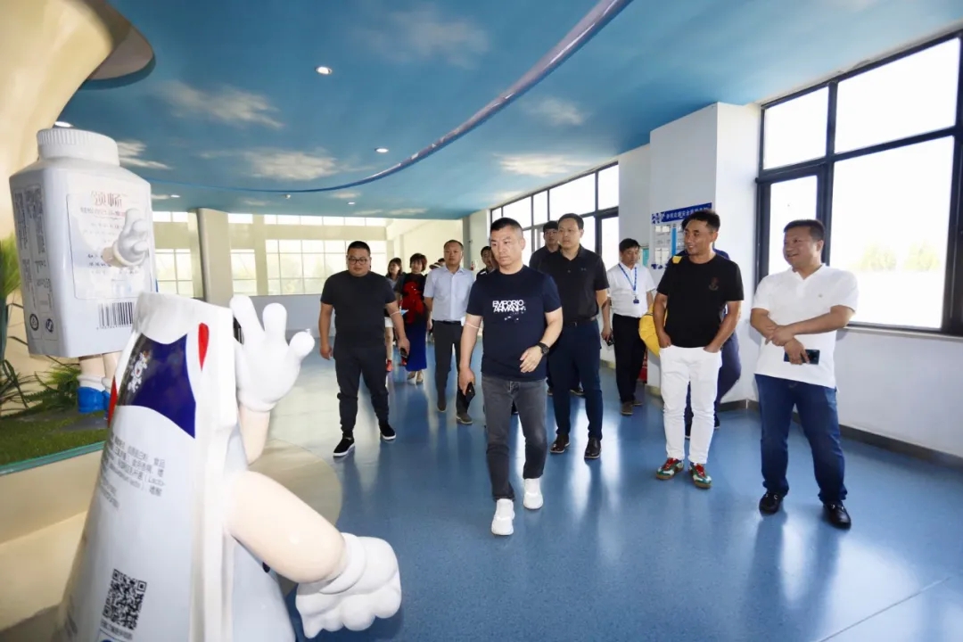 快讯 | 长江商学院智能制造学会走进米兰app登录入口_米兰online(中国)乳业集团
