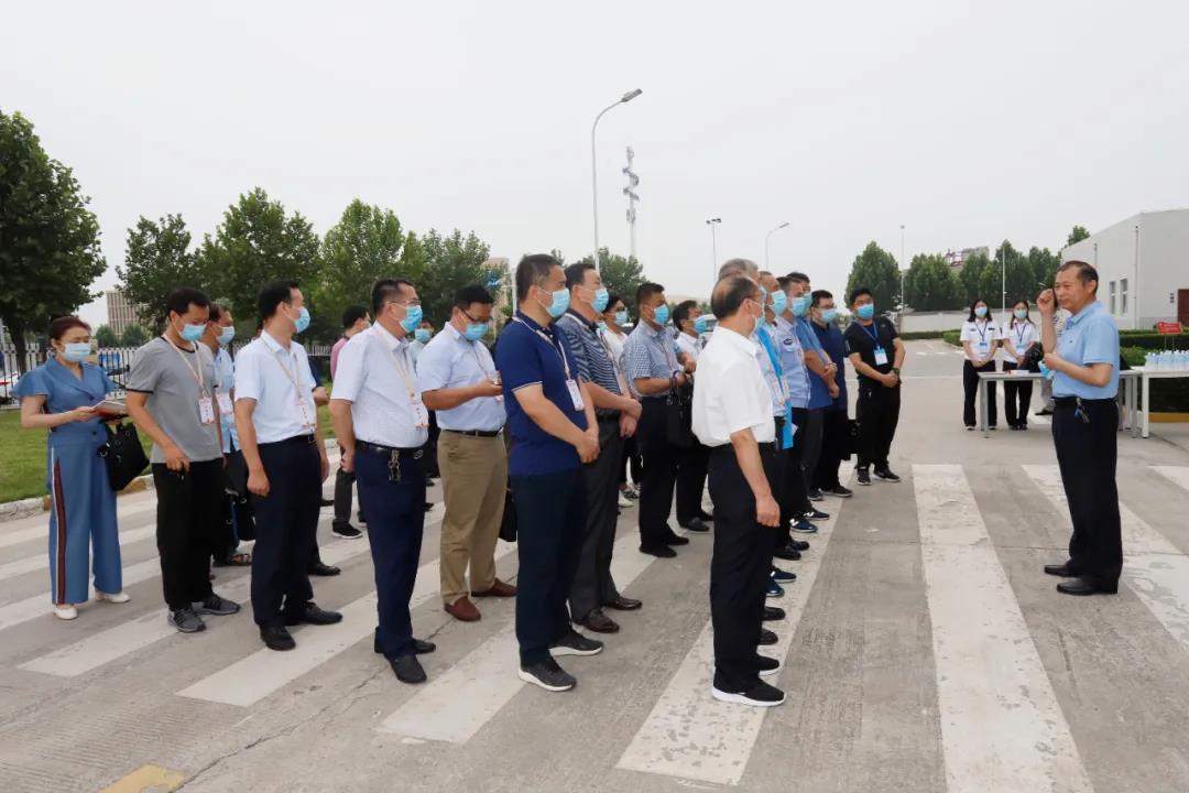 郑州市安全生产双重预防体系建设现场观摩会在米兰app登录入口_米兰online(中国)乳业集团郑州分公司召开