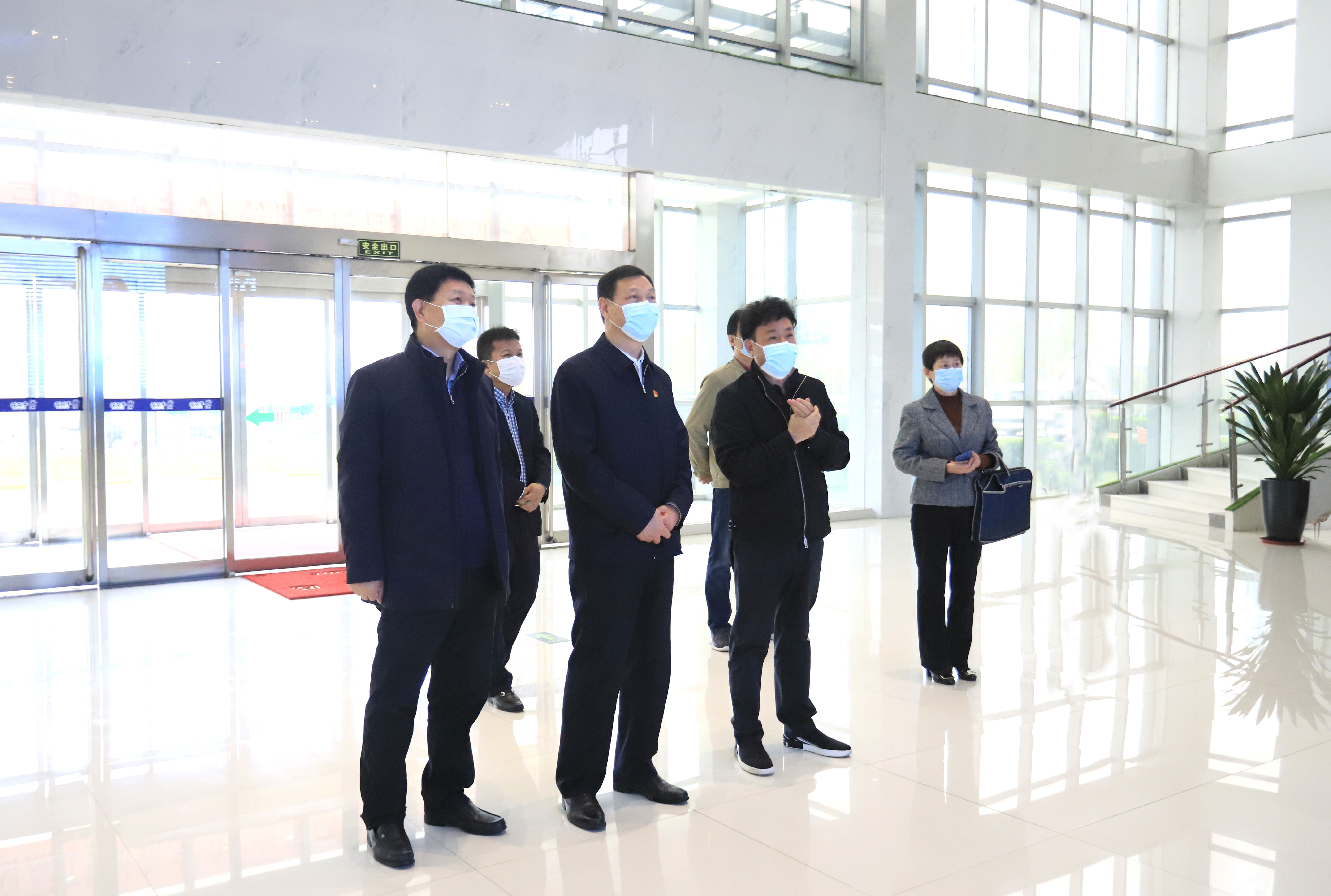 河南省委农办主任、农业农村厅厅长申延平一行调研河南米兰app登录入口_米兰online(中国)乳业集团 河南省委农办主任、农业农村厅厅长申延平一行调研河南米兰app登录入口_米兰online(中国)乳业集团