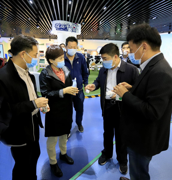 郑州市人大副主任孙黎、市政府副市长李喜安一行 莅临米兰app登录入口_米兰online(中国)开展“三送一强”活动