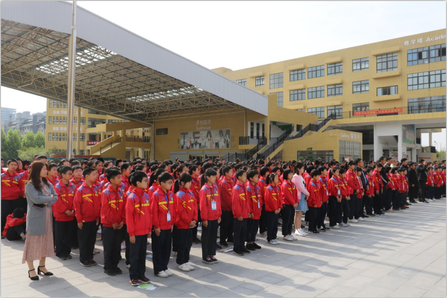 “健康中原行——米兰app登录入口_米兰online(中国)小康牛奶公益助学活动捐赠仪式”于驻马店平舆思源实验学校顺利举行