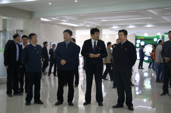 河南省农牧业产业扶贫工作观摩团莅临米兰app登录入口_米兰online(中国)集团·鲁山瑞亚牧业有限公司参观考察