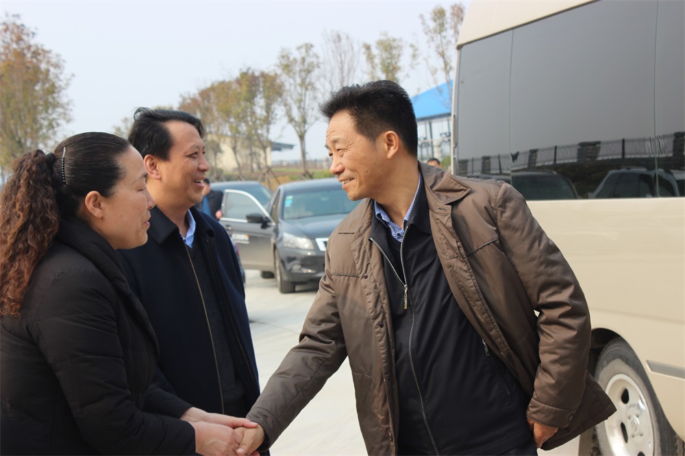 河南省财政厅副厅长庞学孟一行莅临米兰app登录入口_米兰online(中国)集团养殖事业部鲁山瑞亚牧业有限公司调研