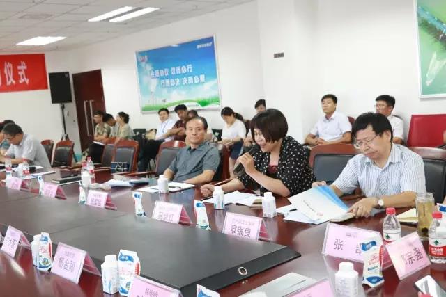 河南省食品安全座谈会暨百场食安讲座进校园启动仪式在米兰app登录入口_米兰online(中国)举行 河南省食品安全座谈会暨百场食安讲座进校园启动仪式在米兰app登录入口_米兰online(中国)举行