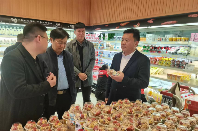 走访调研拓市场 凝心聚力谋发展--米兰app登录入口_米兰online(中国)乳业集团党委书记、董事长唐洪峰一行走访销售终端
