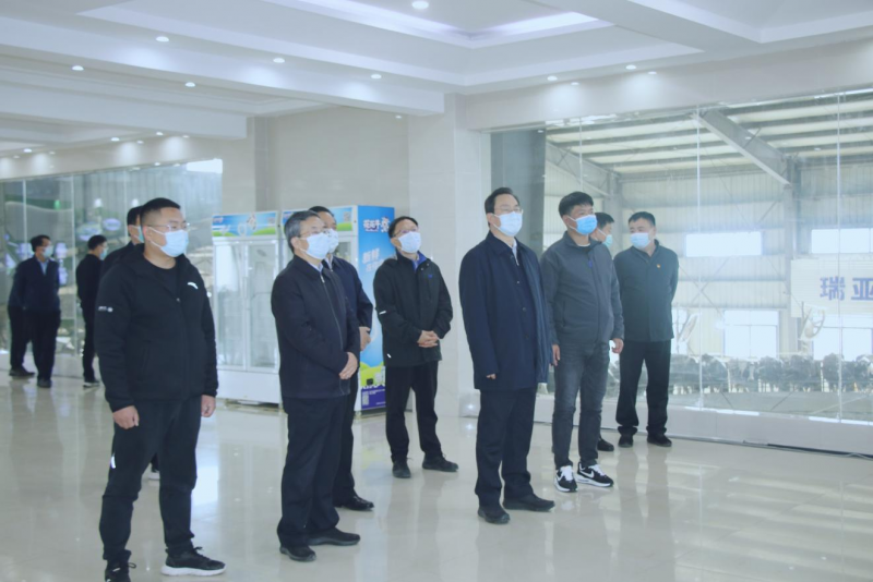 河南省人大常委会党组书记、副主任孔昌生莅临米兰app登录入口_米兰online(中国)鲁山瑞亚牧场参观调研