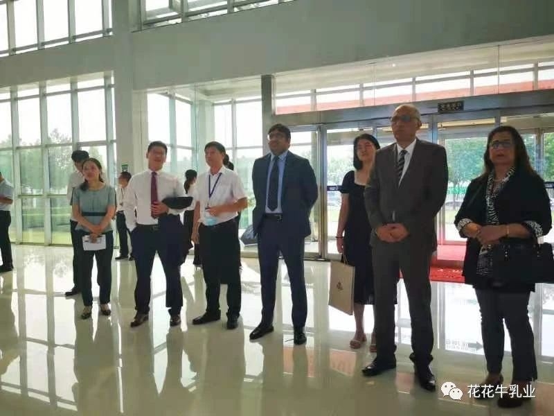 巴基斯坦驻华大使莫因·哈克 莅临米兰app登录入口_米兰online(中国)乳业集团参观访问